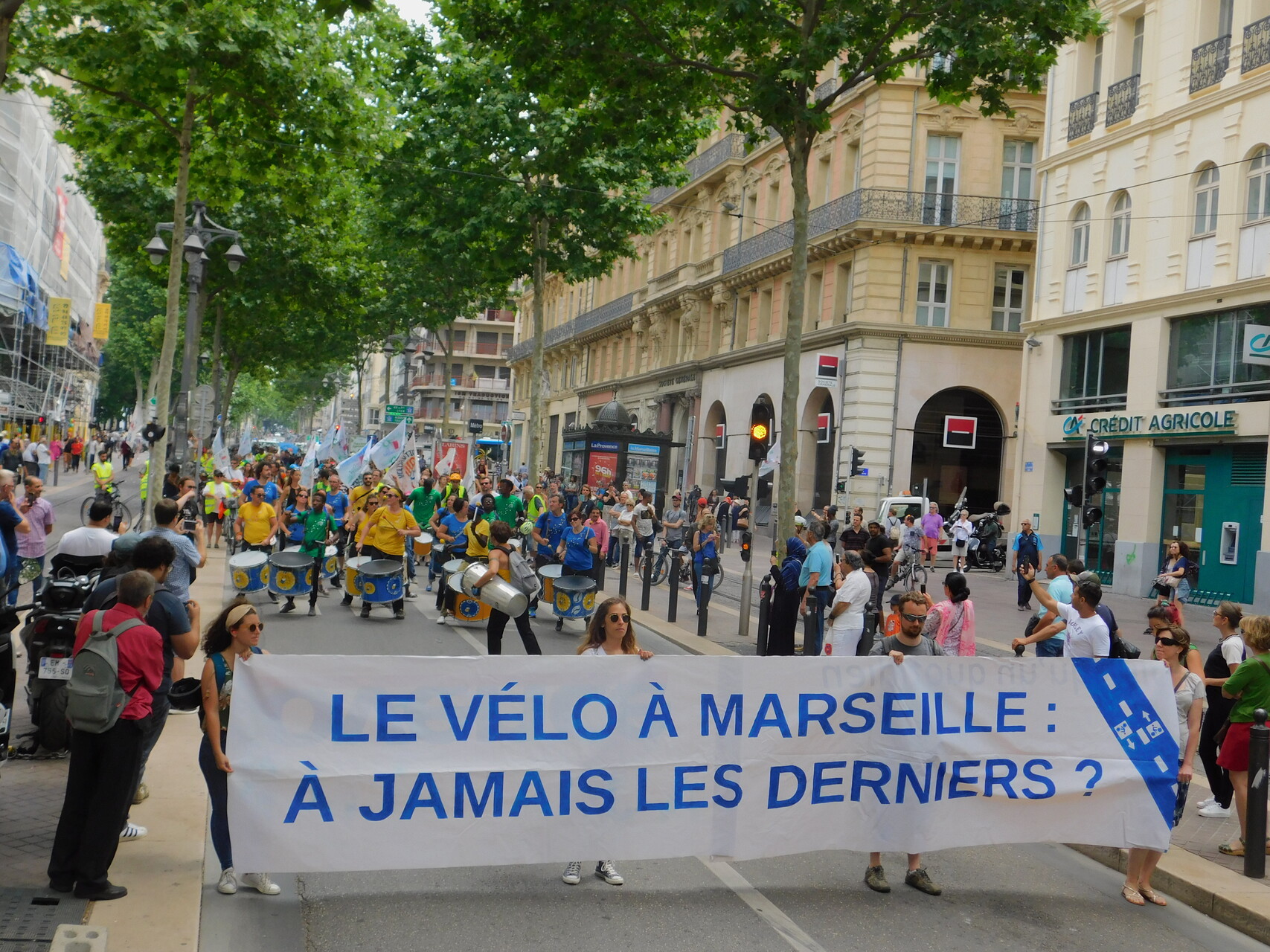 à jamais les derniers, marseille, vélo