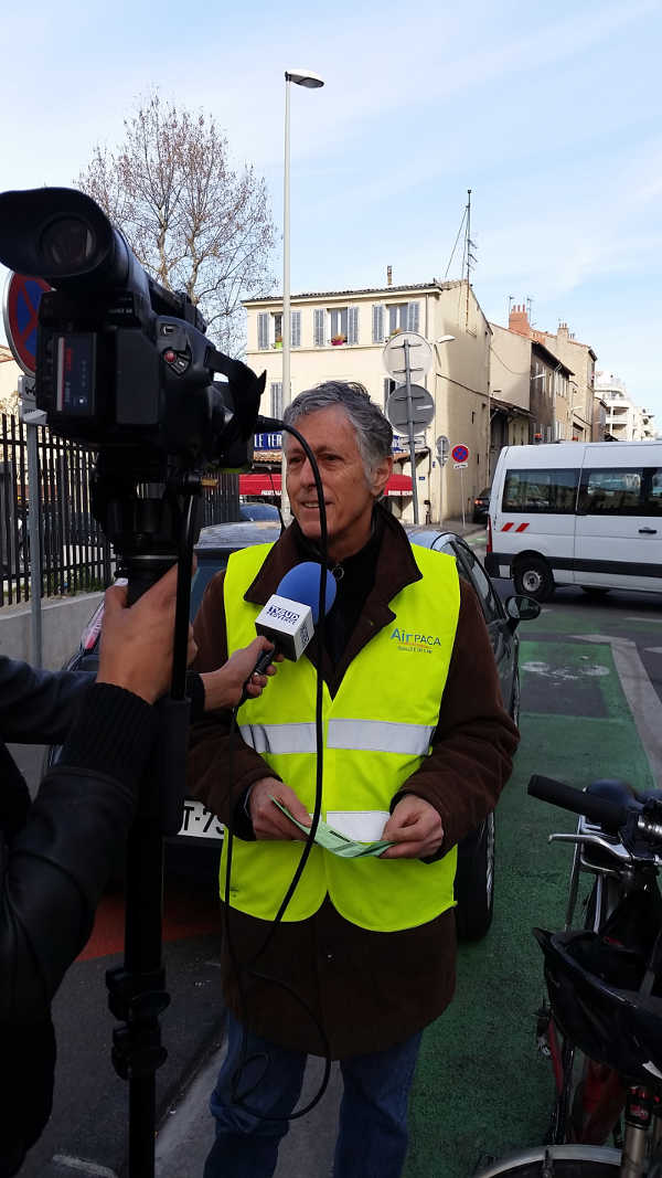 Retour sur l'opération "Stationnement très gênant" du vendredi 26 février - Aménagement cyclable - Collectif Vélos En Ville